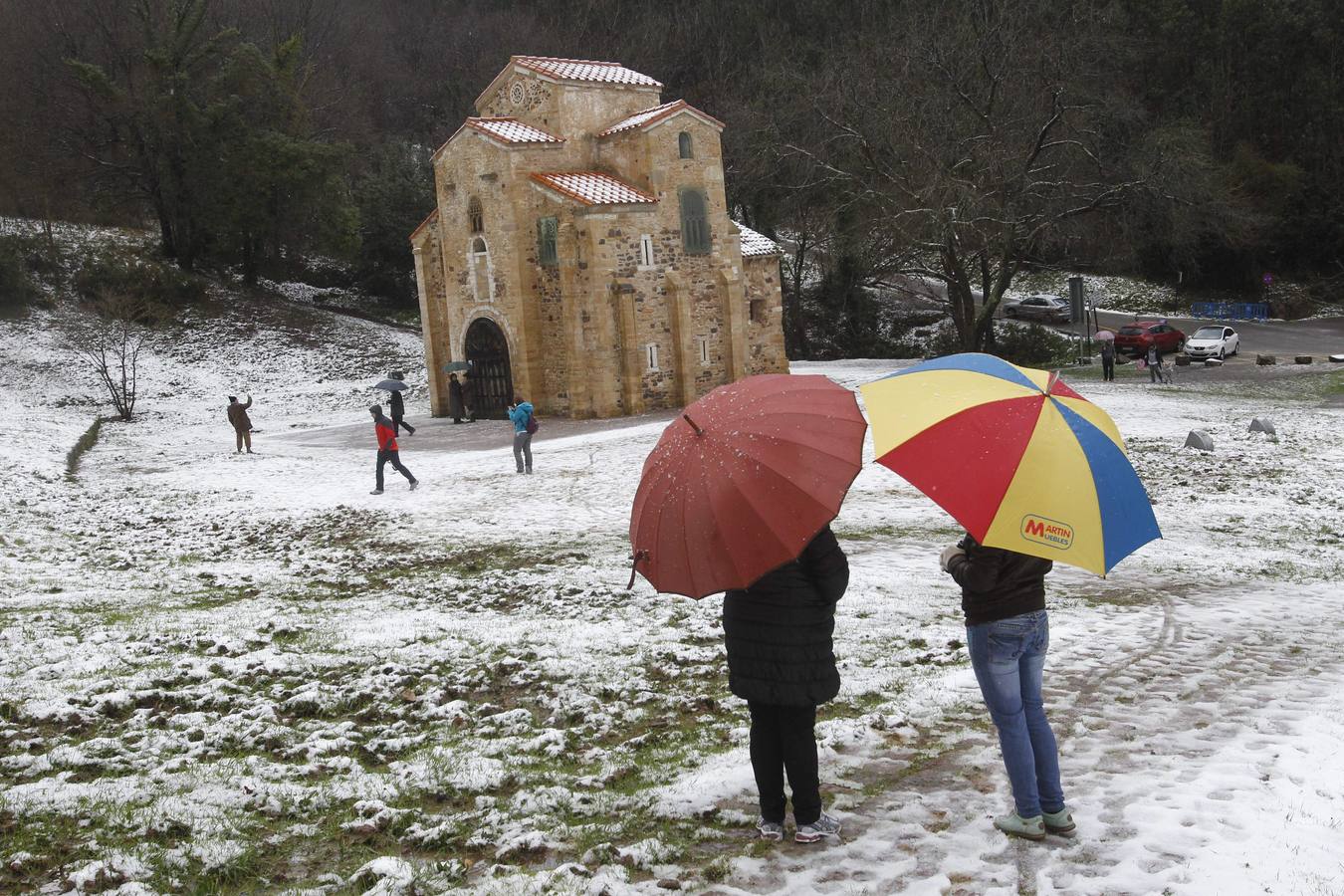 La nieve llega a Oviedo