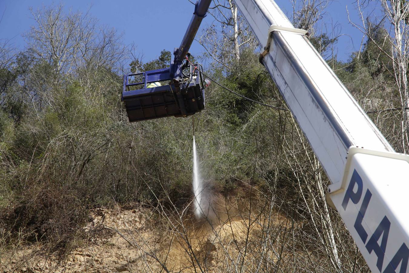 A chorro limpio para asegurar la ladera de la N-634