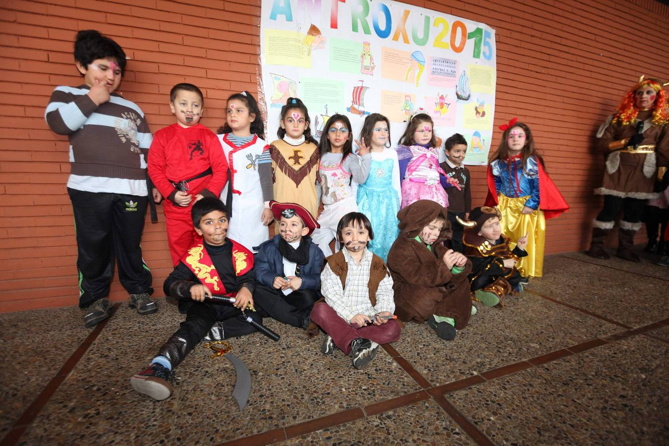 El Antroxu en los colegios y barrios de Avilés