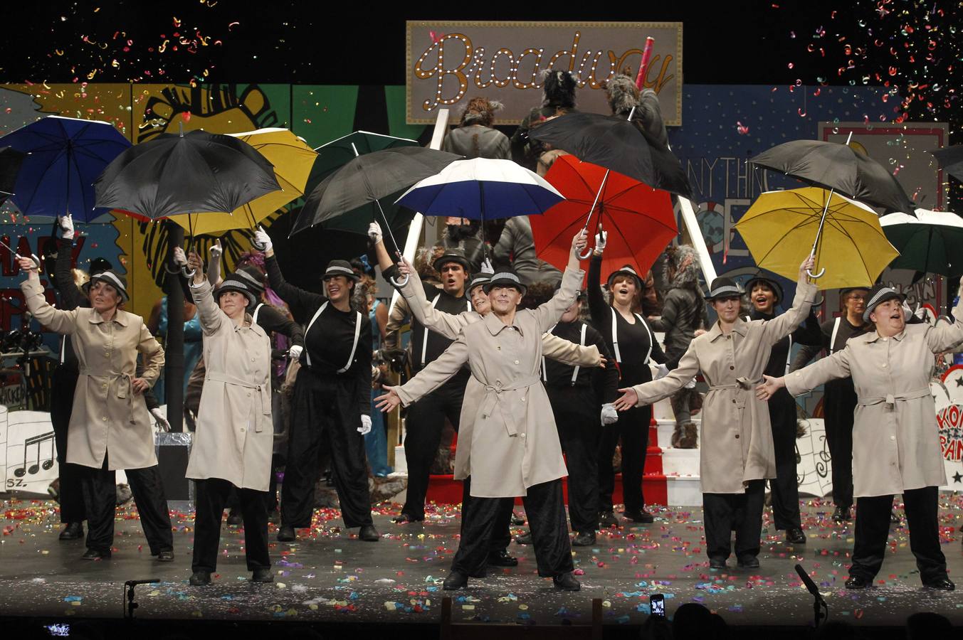 Antroxu: Concurso de charangas en el teatro Jovellanos