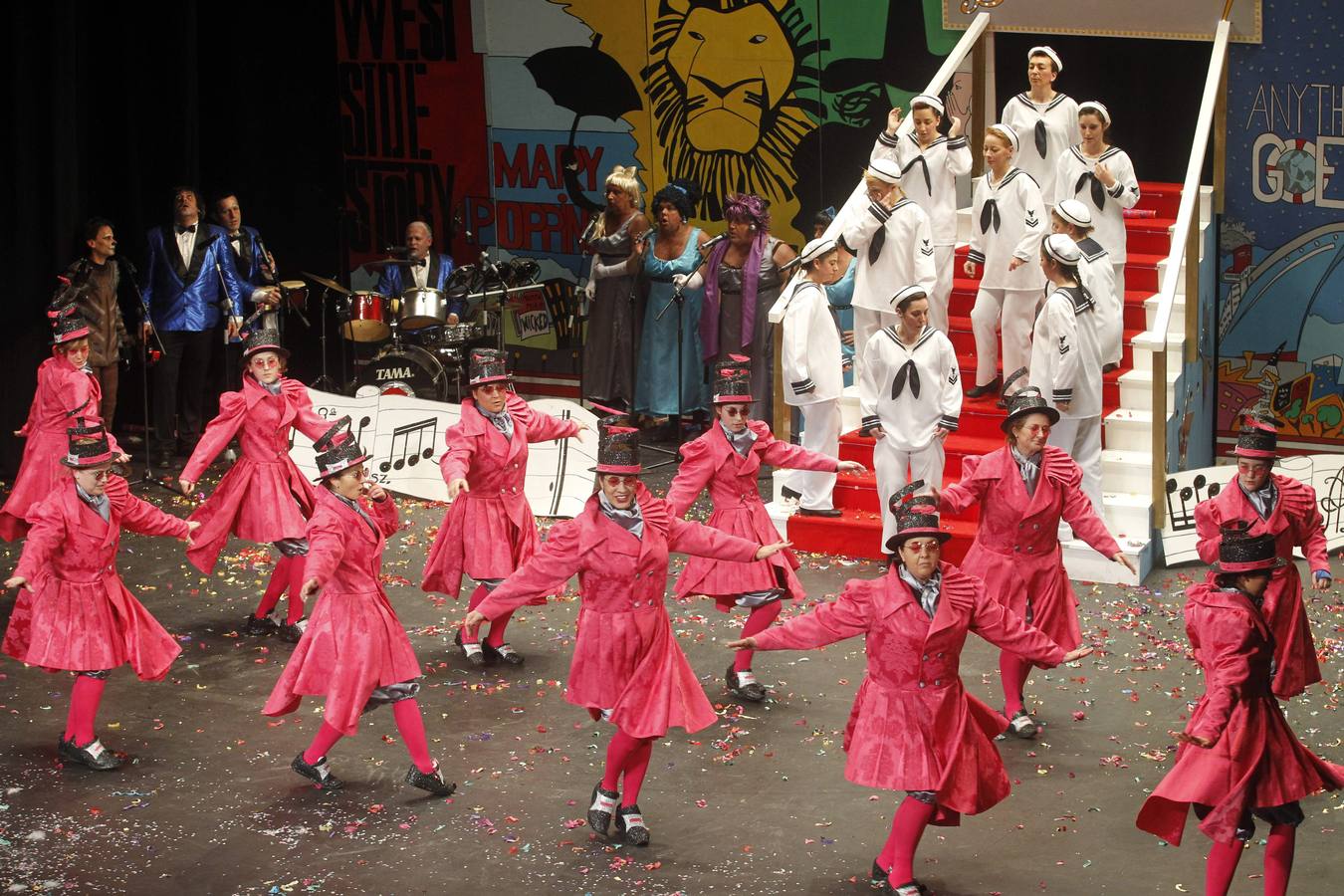 Antroxu: Concurso de charangas en el teatro Jovellanos