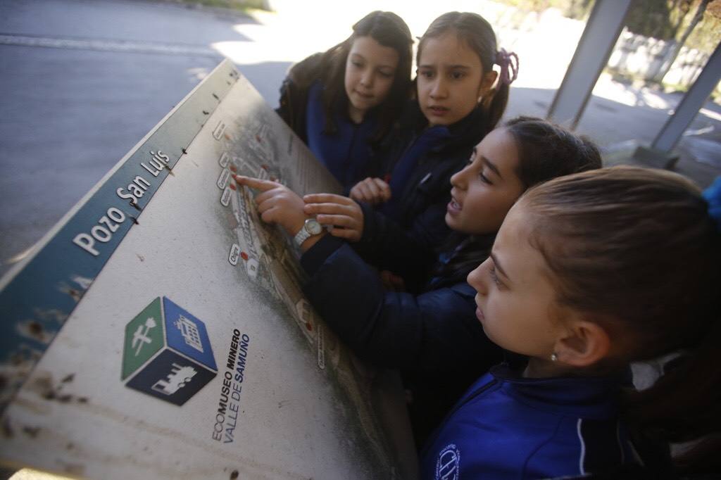 Doscientos niños visitan el Ecomuseo de Samuño