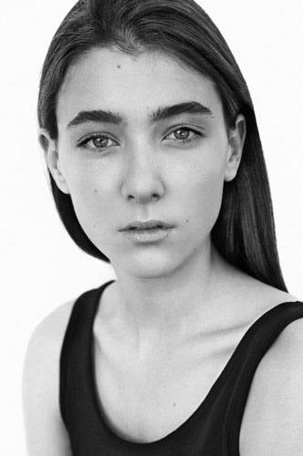 Mar González, la gimnasta de Oviedo que ha conquistado París desfilando para la firma Givenchy