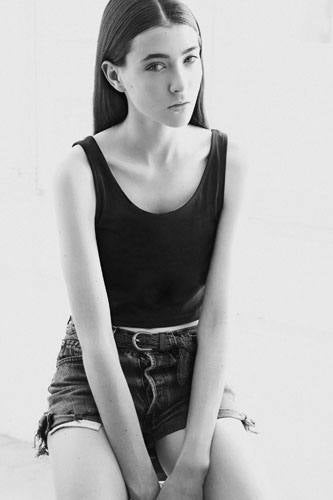 Mar González, la gimnasta de Oviedo que ha conquistado París desfilando para la firma Givenchy