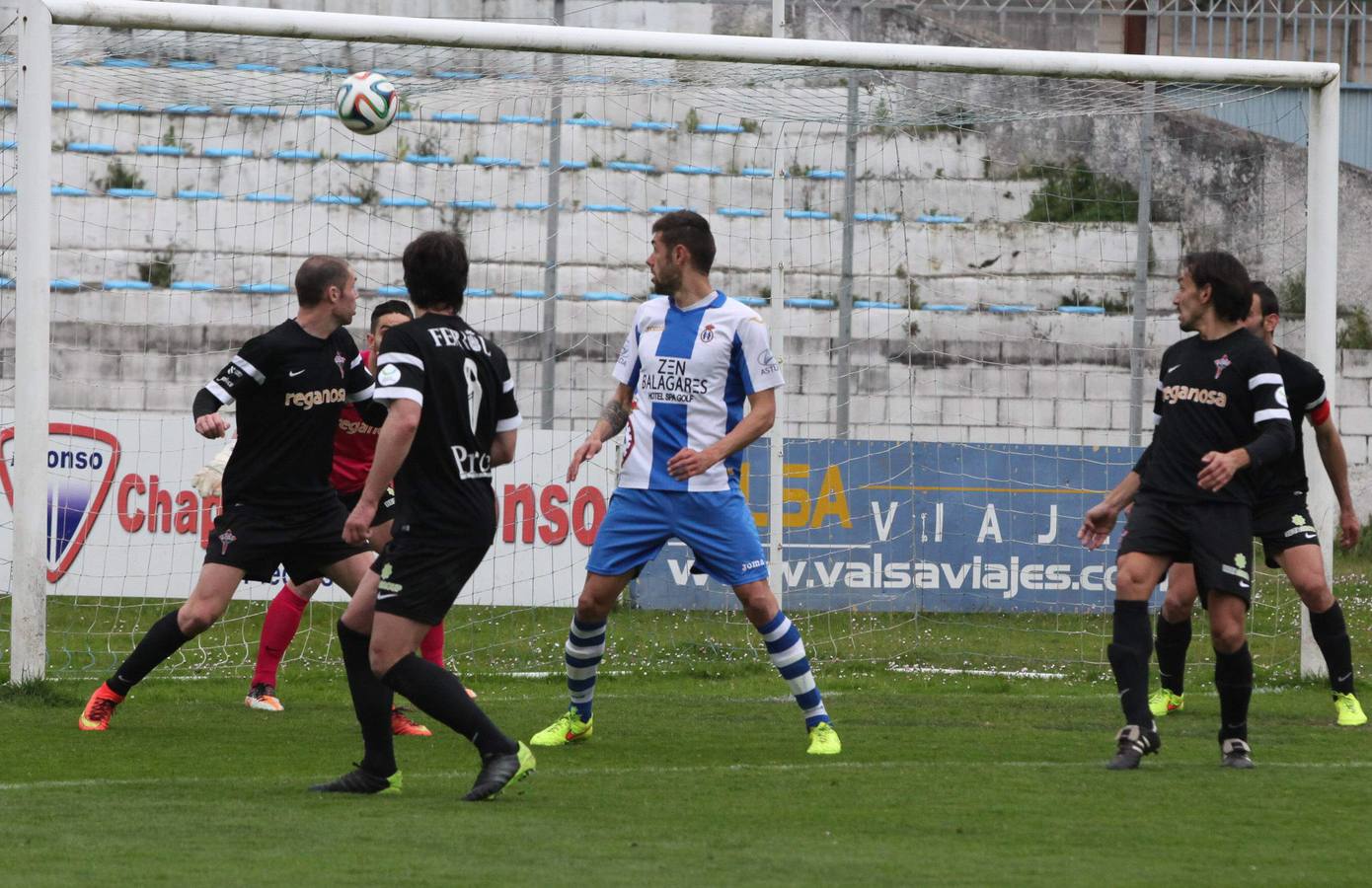 El Real Avilés cae en casa ante el Racing de Ferrol