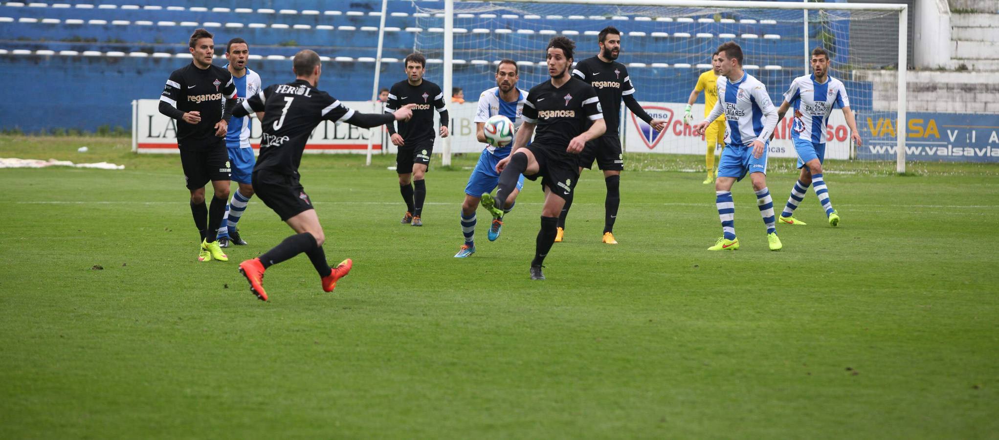 El Real Avilés cae en casa ante el Racing de Ferrol