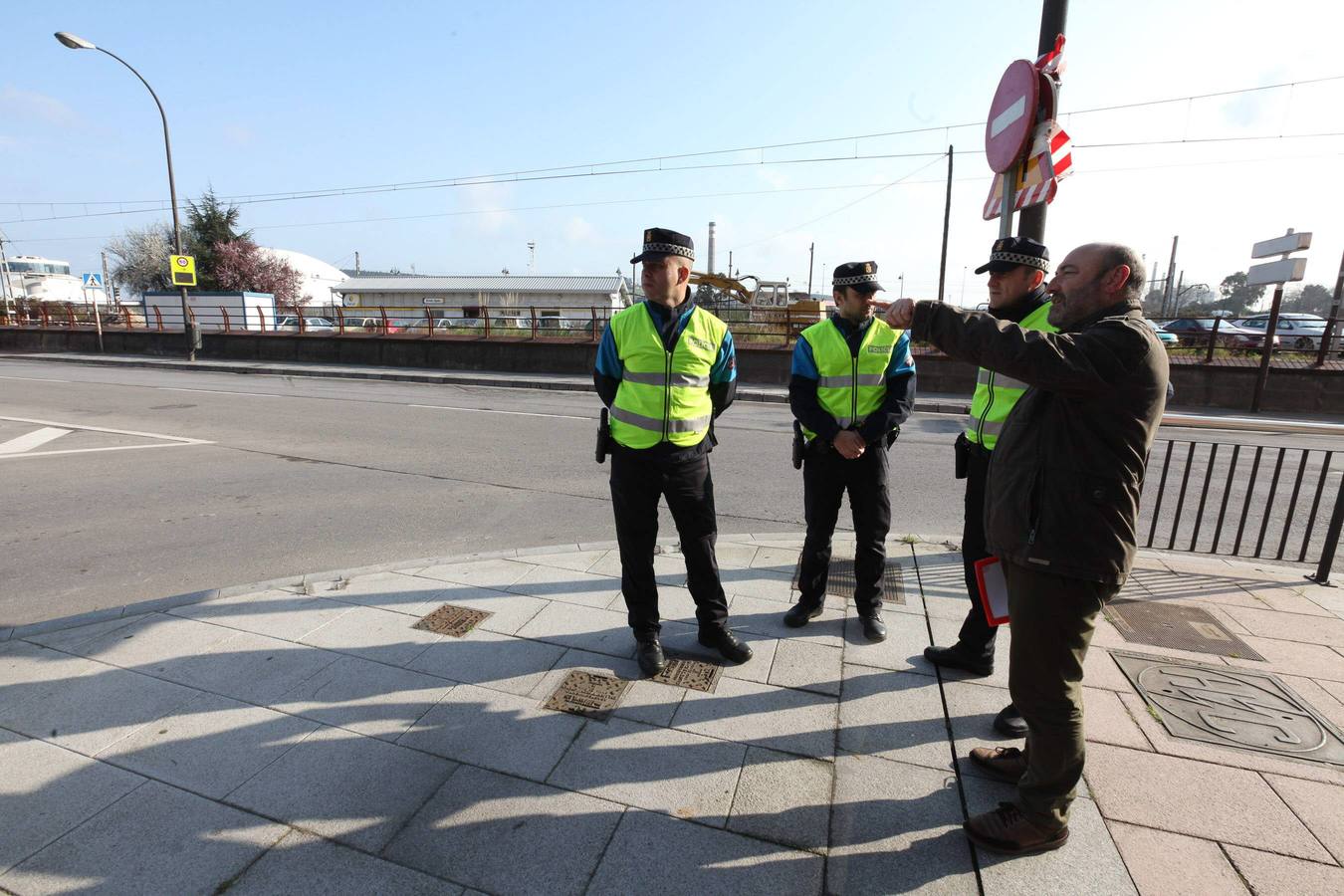 La glorieta de Los Oficios de Avilés, cortada