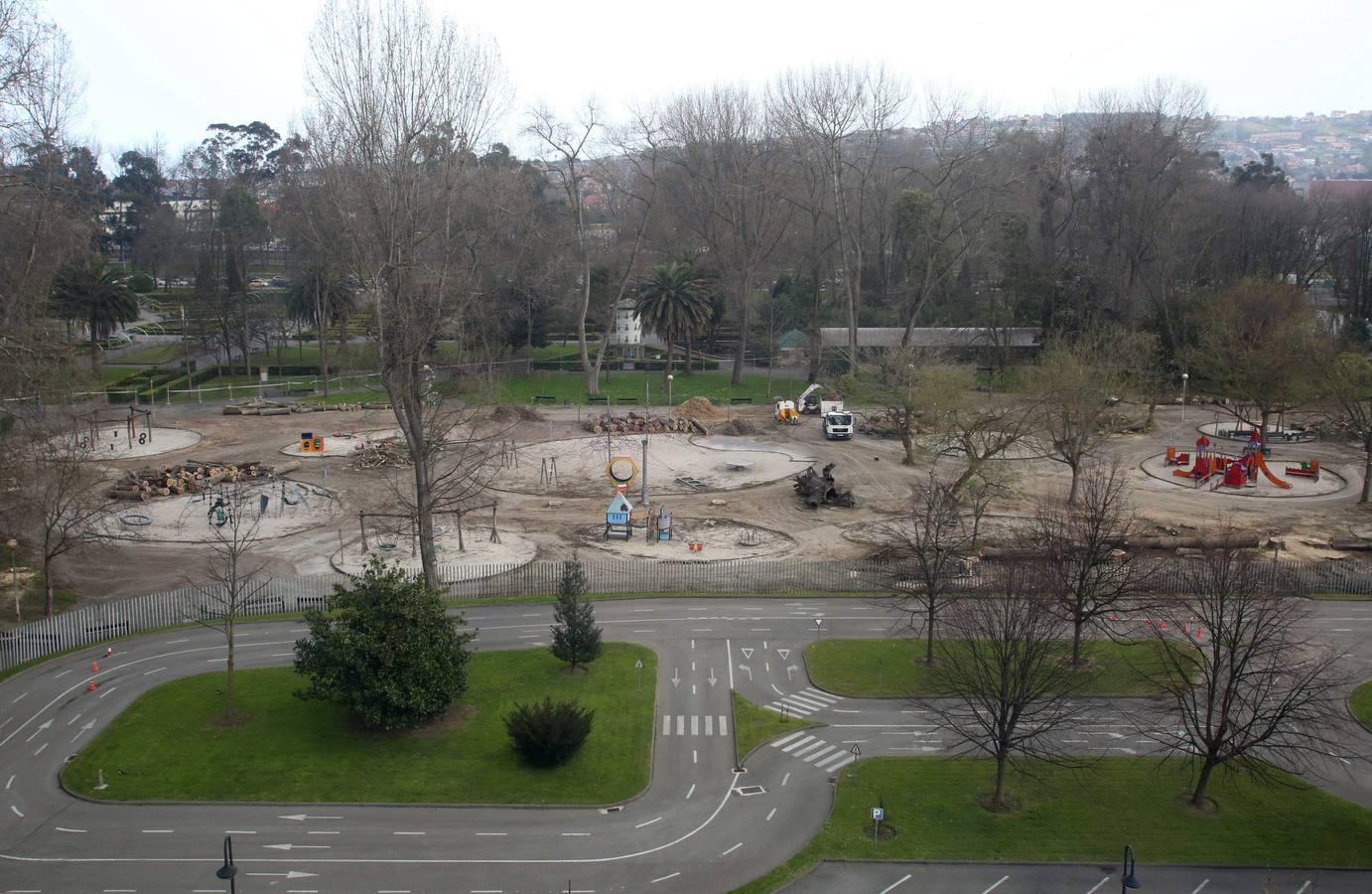 Tala de árboles en el parque de Isabel La Católica