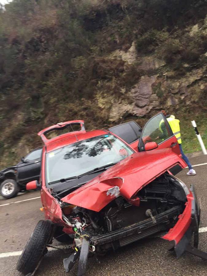 Dos heridos en un accidente en Cangas de Onís