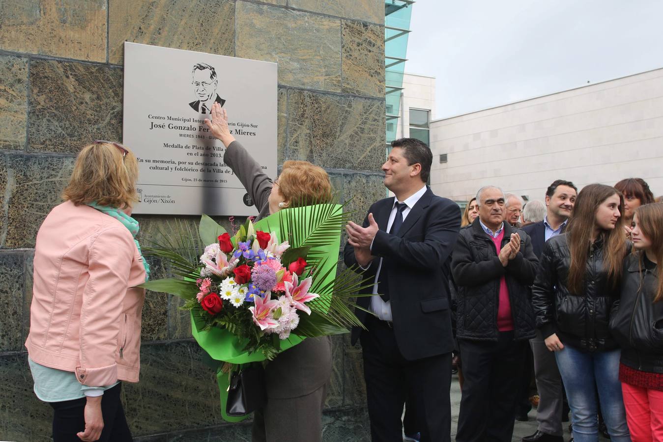 El Centro Municipal Integrado Pumarín Gijón-Sur ya lleva el nombre de José Gonzalo Fernández Mieres