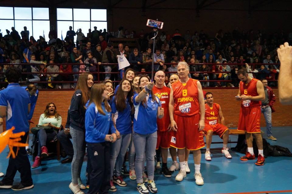 Baloncesto solidario en Cangas