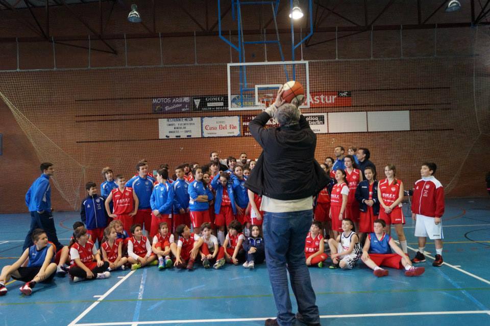 Baloncesto solidario en Cangas