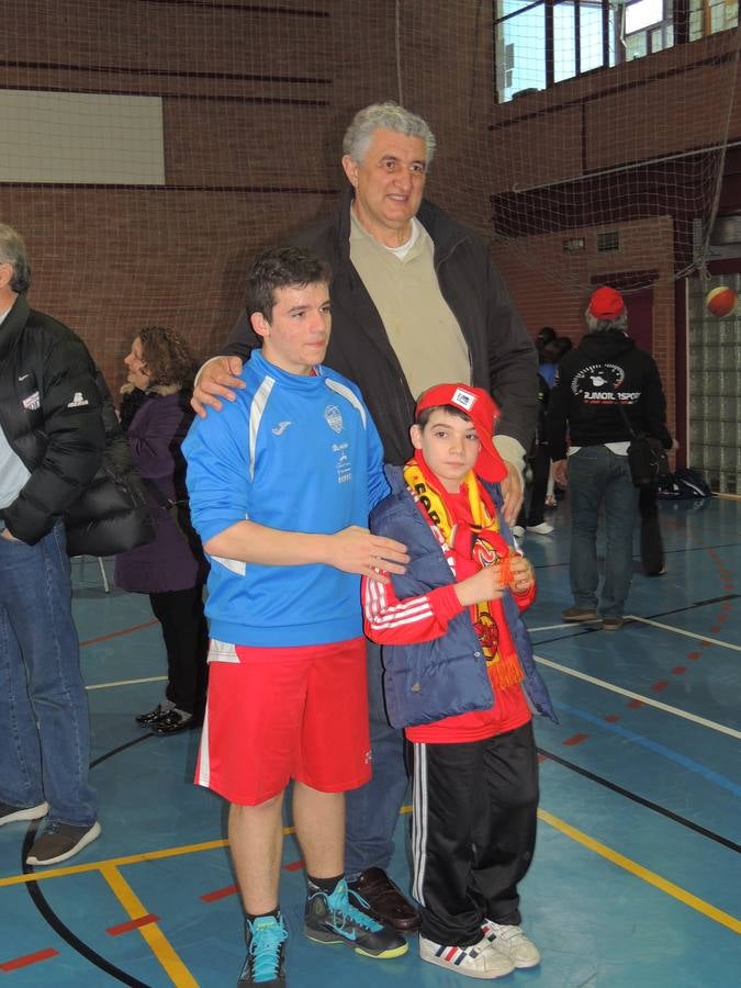 Baloncesto solidario en Cangas