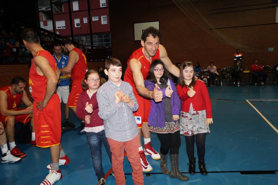 Baloncesto solidario en Cangas