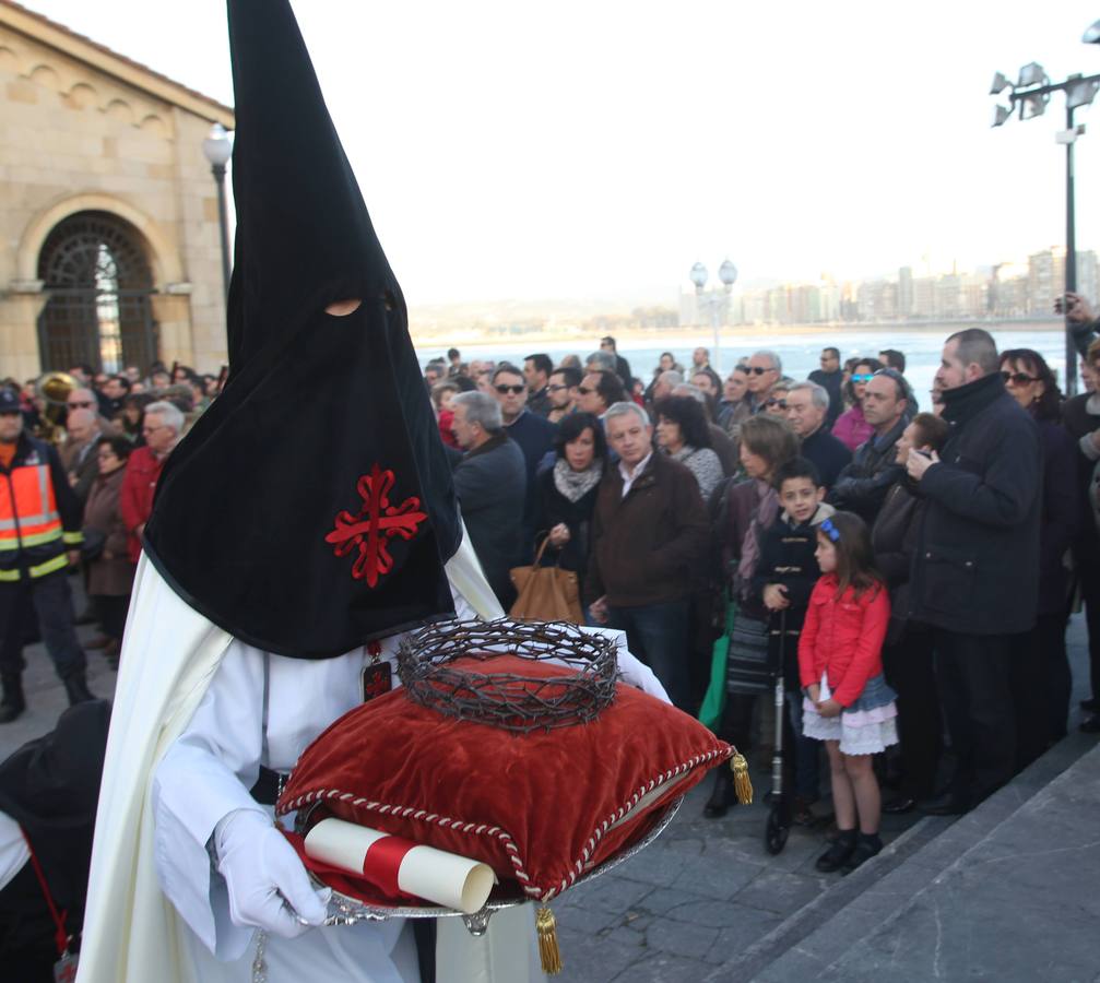 Procesión del Vía Crucis, en Gijón