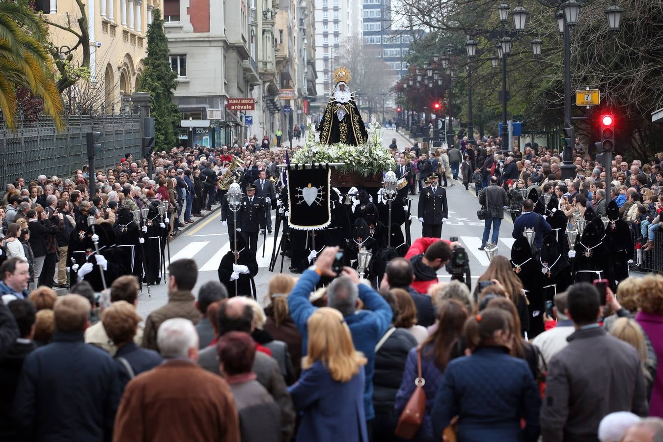 Procesión del Santo Entierro en Oviedo