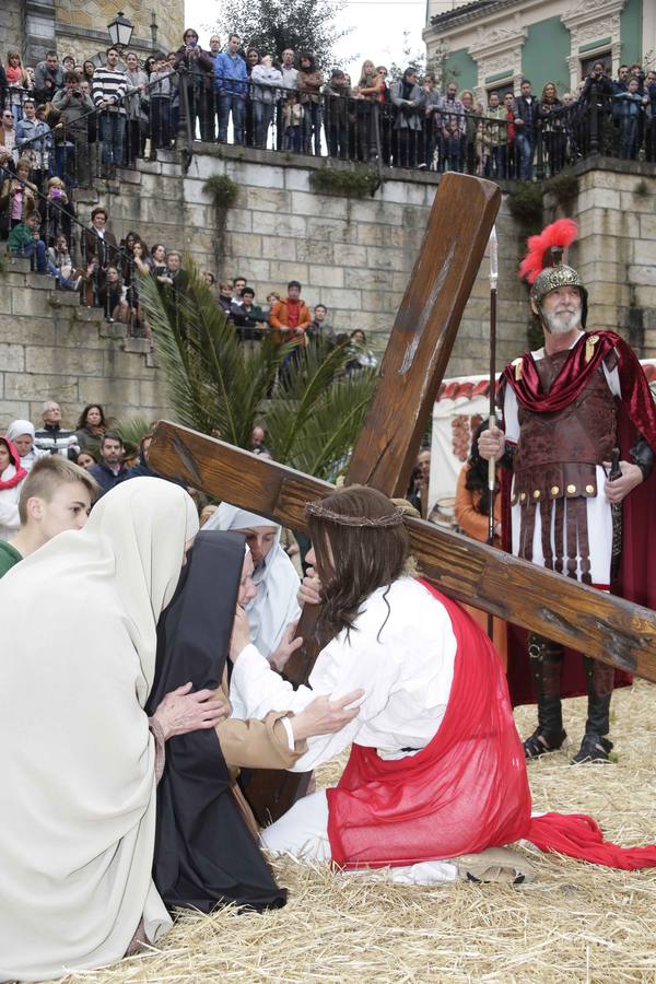 Via Crucis viviente en Infiesto