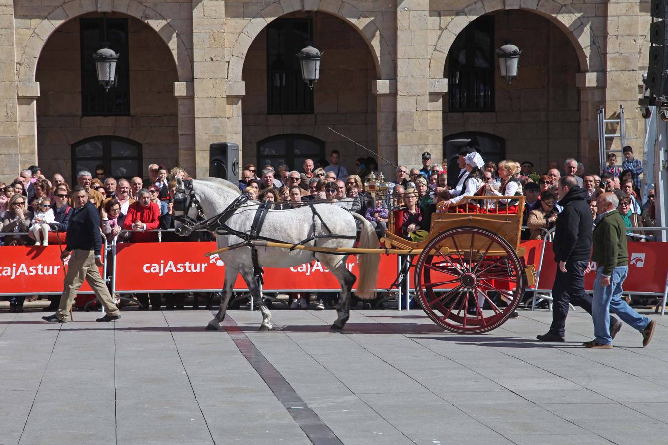 Avilés se vuelca con El Bollo