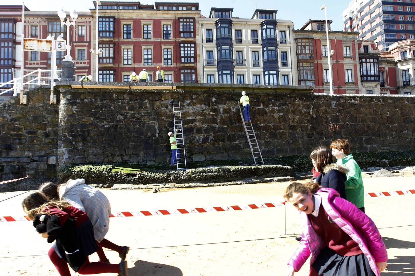 El Muro recibe a la primavera en obras