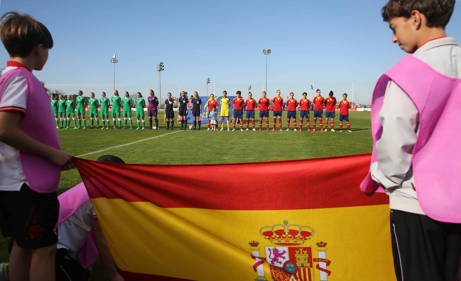 Las chicas de La Roja ganan en Gijón