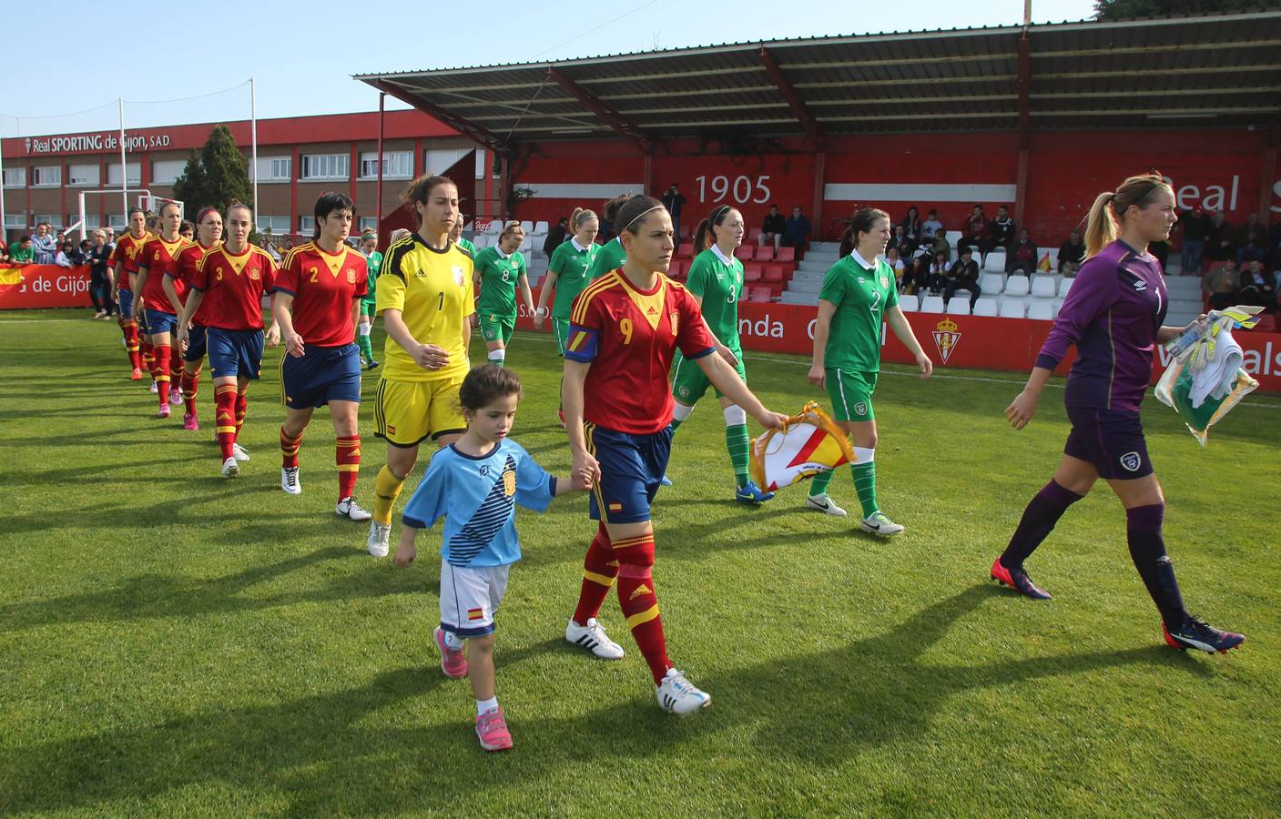 Las chicas de La Roja ganan en Gijón