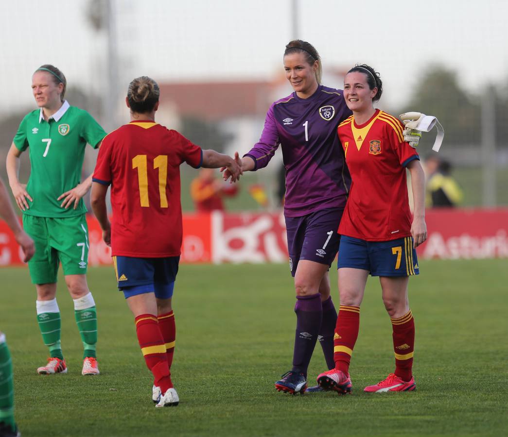 Las chicas de La Roja ganan en Gijón