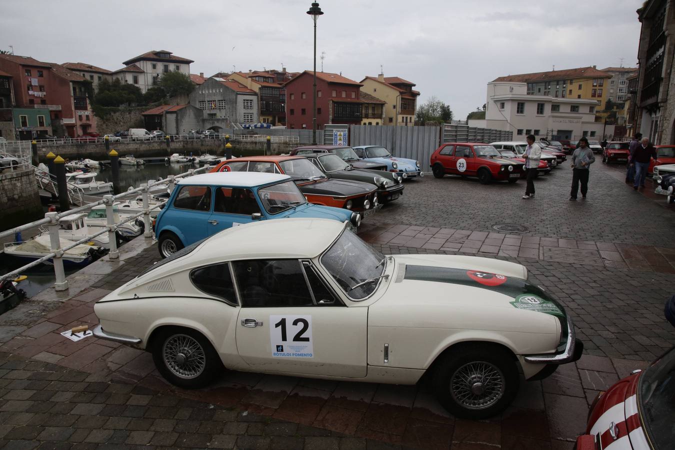 Concentración de coches clásicos en el Oriente asturiano