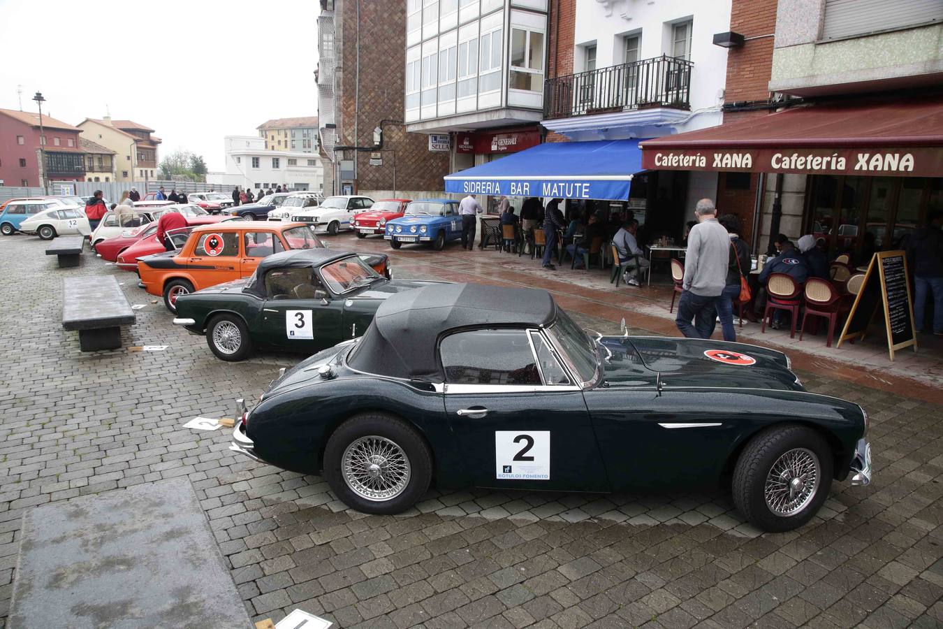 Concentración de coches clásicos en el Oriente asturiano