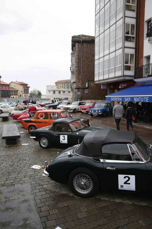 Concentración de coches clásicos en el Oriente asturiano