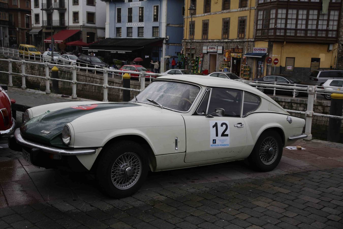 Concentración de coches clásicos en el Oriente asturiano