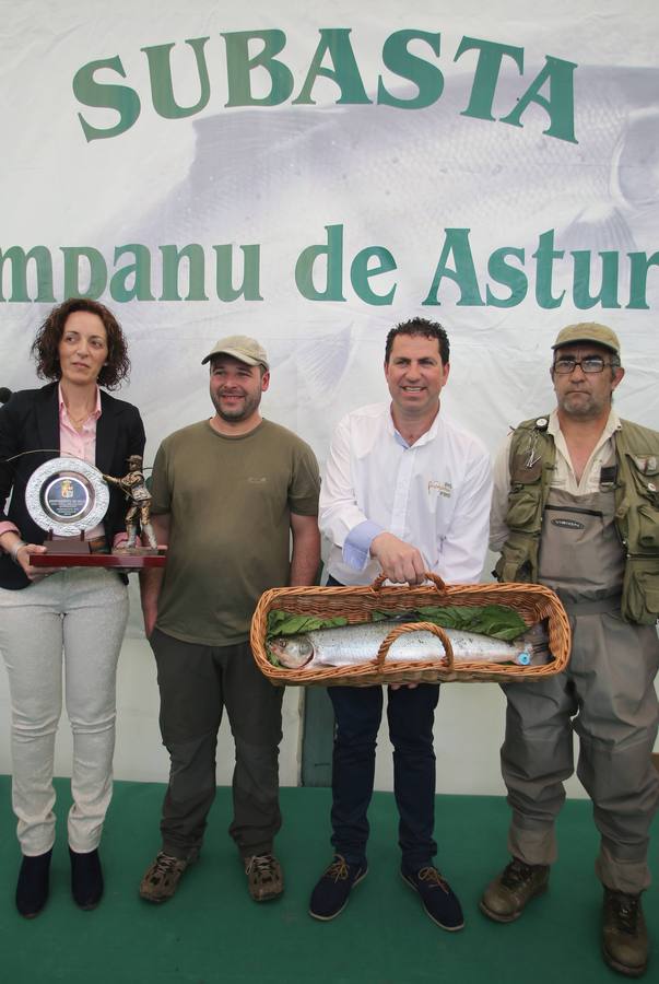 El campanu del río Narcea, un ejemplar de 4,6 kilos