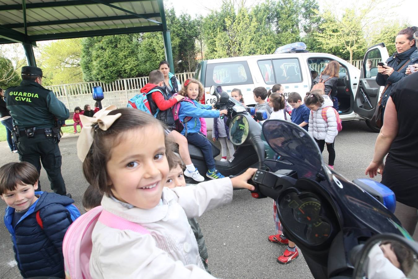 Pequeños agentes por un día