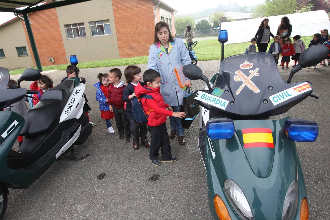 Pequeños agentes por un día