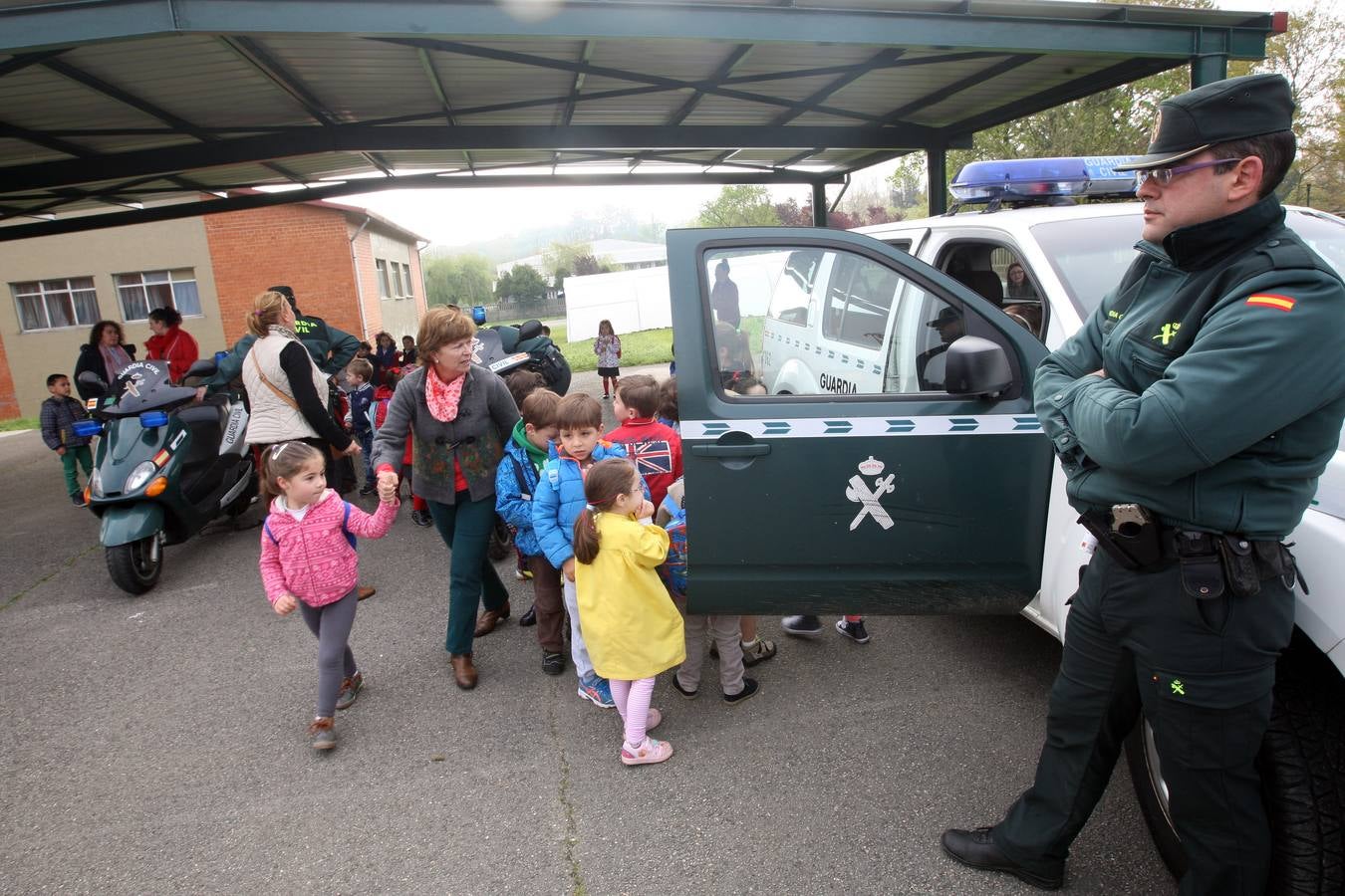 Pequeños agentes por un día