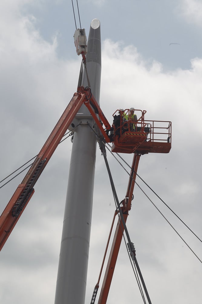 Así se levanta la pasarela de La Florida