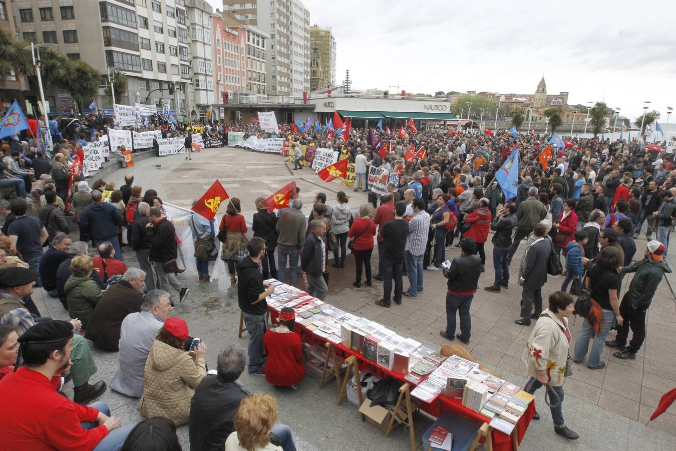 Manifestación de los sindicatos minoritarios por las calles de Gijón