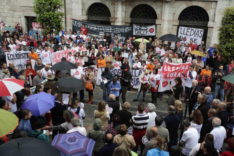 Protesta en Llanes contra el plan urbanístico