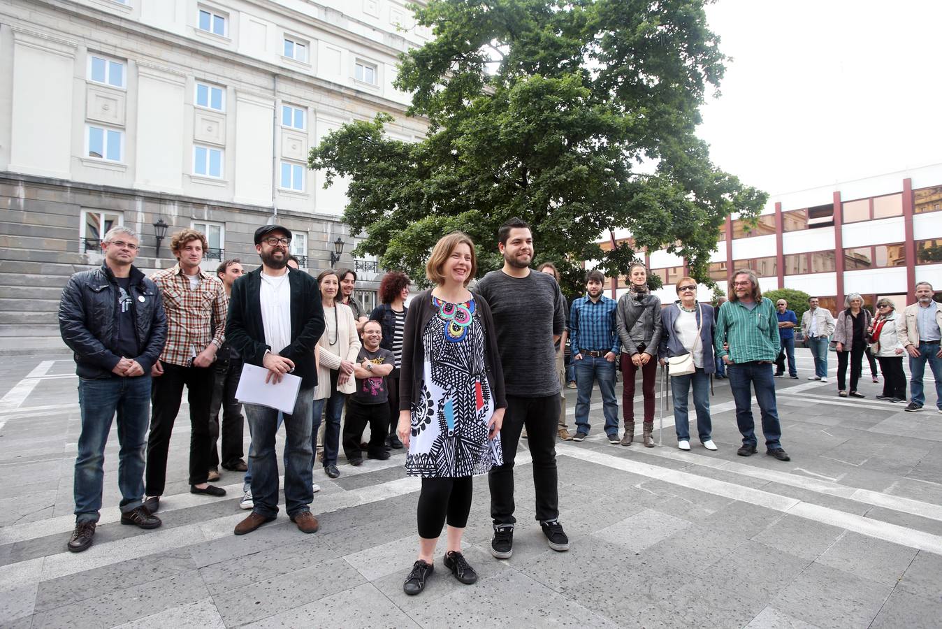 Somos Oviedo, en la plaza del Carbayón.