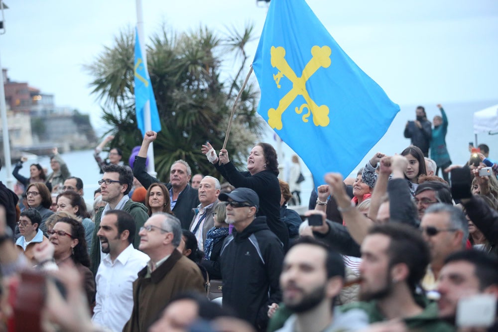 Podemos llena el Náutico en Gijón