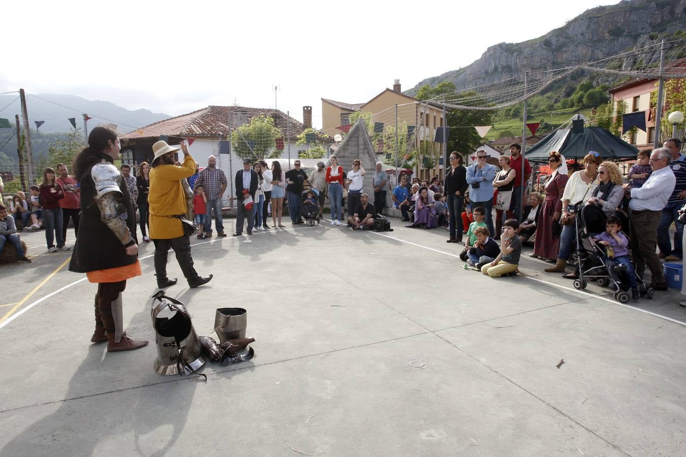 Mercado medieval en Pelúgano