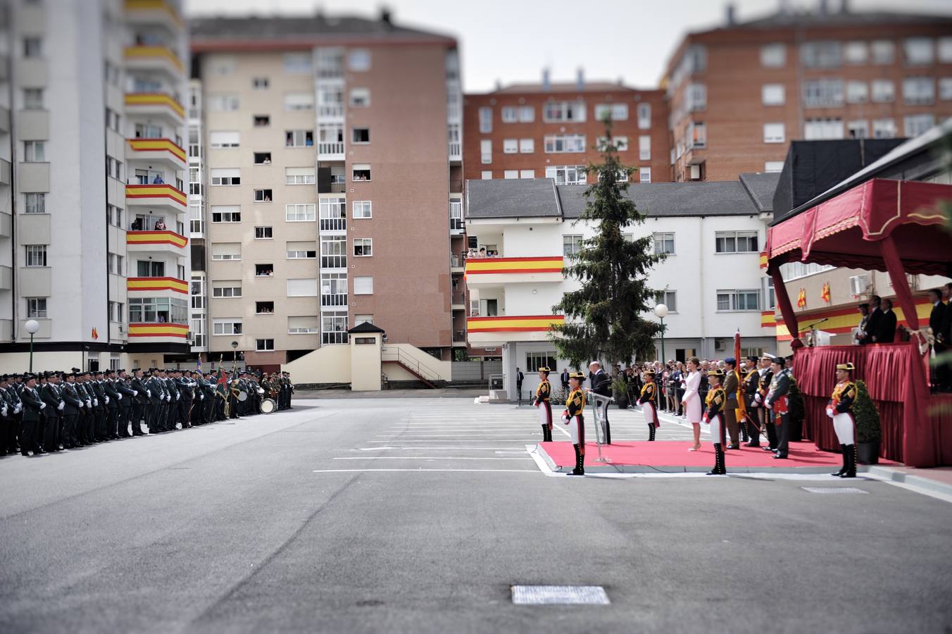La Reina preside un homenaje a la Guardia Civil en Vitoria