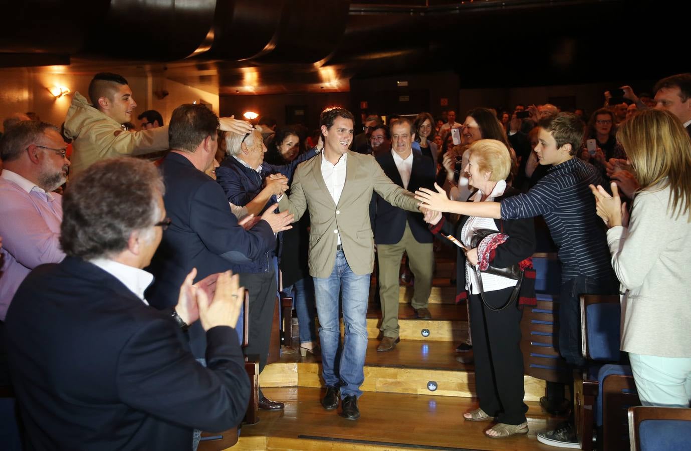 El mitin en Oviedo de Albert Rivera, líder de Ciudadanos, en imágenes