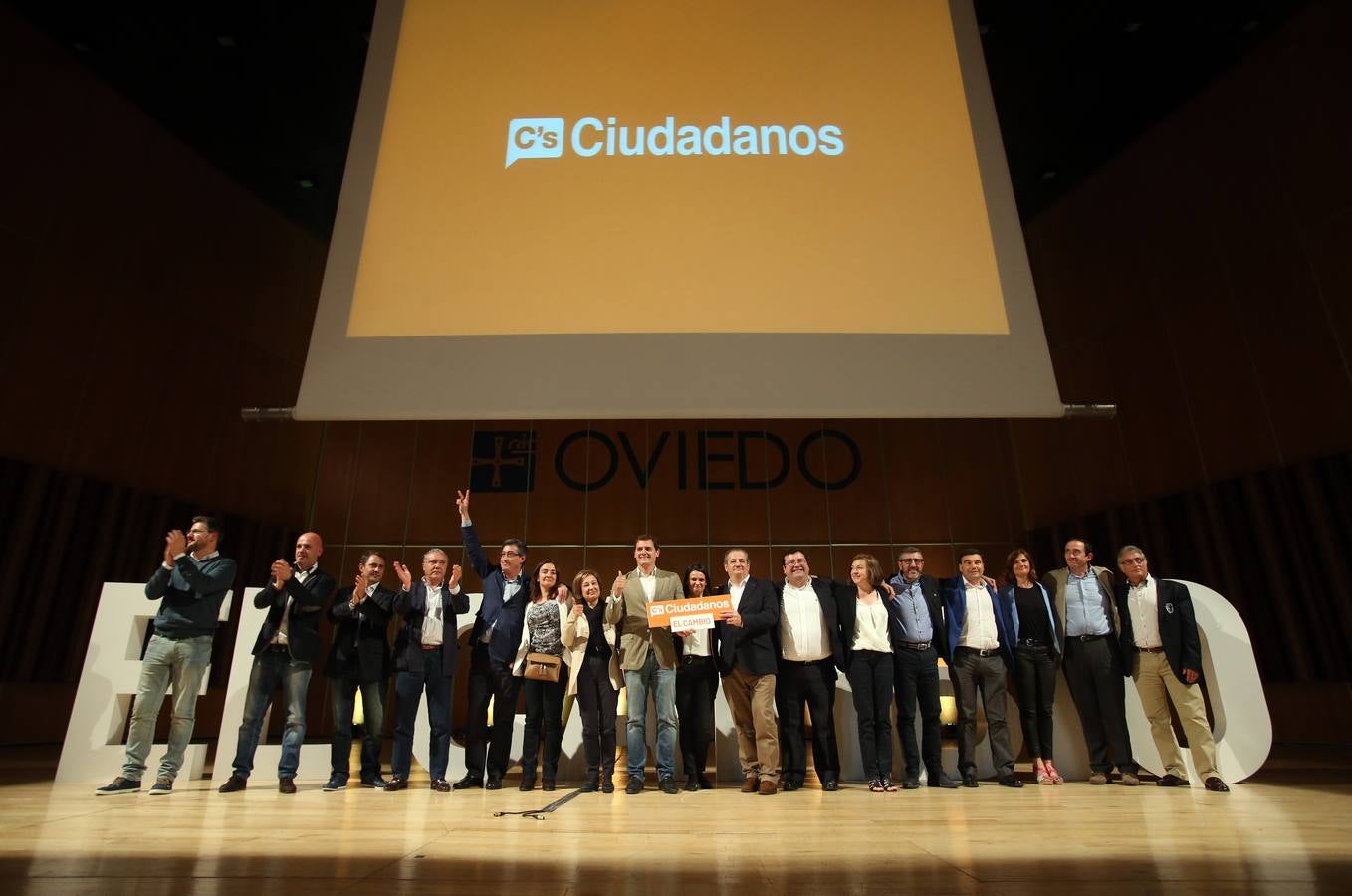 El mitin en Oviedo de Albert Rivera, líder de Ciudadanos, en imágenes