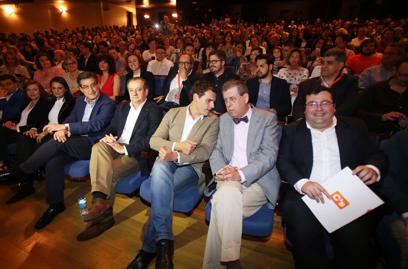 El mitin en Oviedo de Albert Rivera, líder de Ciudadanos, en imágenes