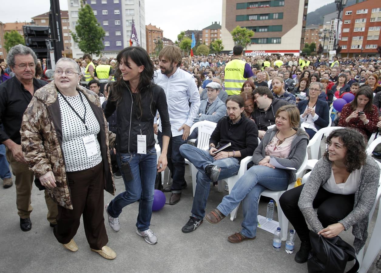 Miles de personas en el mitin de Podemos en Oviedo