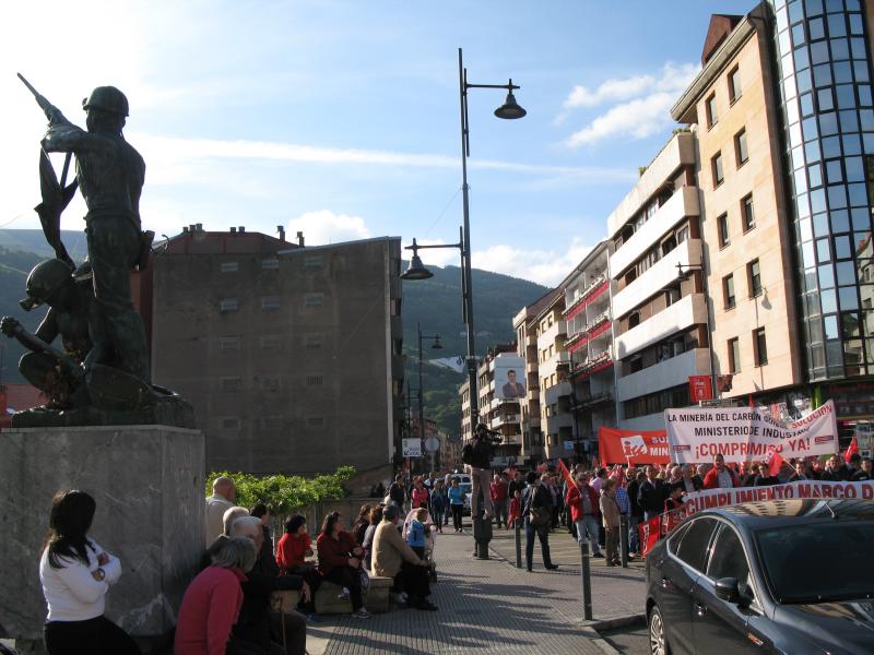 Multitudinaria manifestación en Cangas del Narcea en defensa de la minería