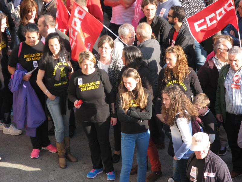 Multitudinaria manifestación en Cangas del Narcea en defensa de la minería