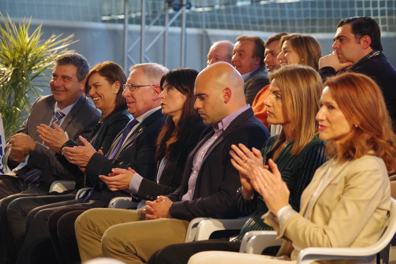 Más de un millar de personas en el mitin central de Foro en Gijón