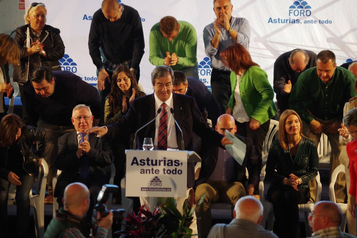 Más de un millar de personas en el mitin central de Foro en Gijón