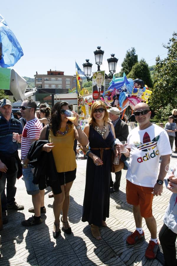 Fiesta del Descorche en El Entrego